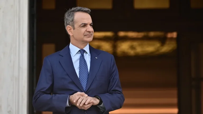 Μέτρα Μητσοτάκη: Πήραν 3 δισ. από την κοινωνία – επιστρέφουν 500 εκατ.