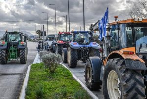 Τρακτέρ στη ΔΕΘ πριν από τις εξαγγελίες Μητσοτάκη: Οι αγρότες κατεβαίνουν στον Λευκό Πύργο