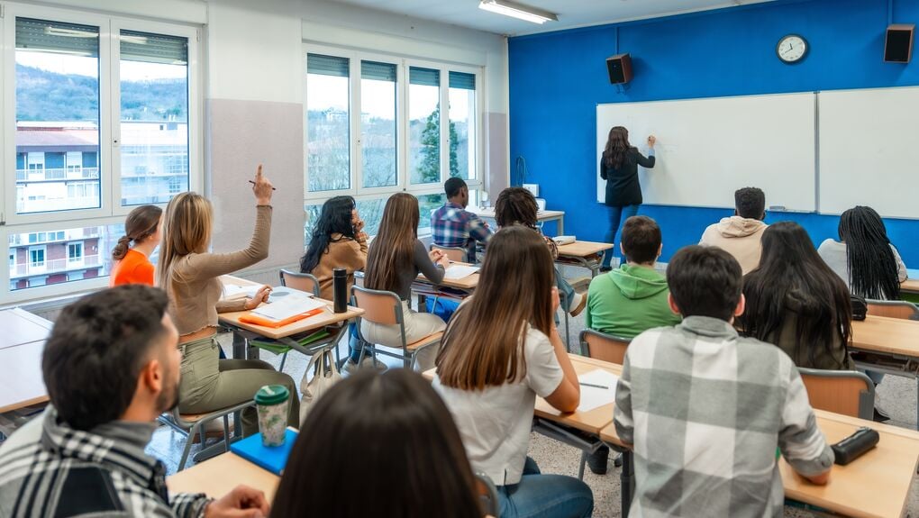 Επικεφαλίδα άρθρου για τα ιδιωτικά πανεπιστήμια και την απόφαση του Συμβουλίου της Επικρατείας.
