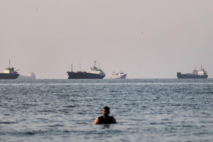 Χάρτης με τα Στενά του Ορμούζ και τη θέση τους.