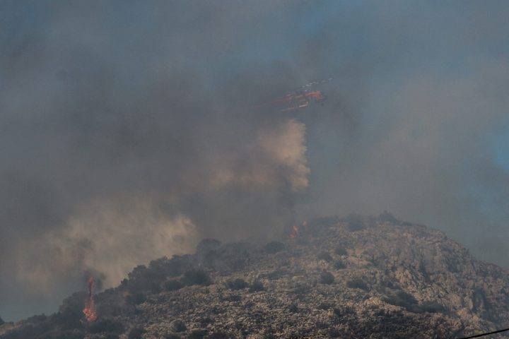 Πυρκαγιά στη Σαλαμίνα