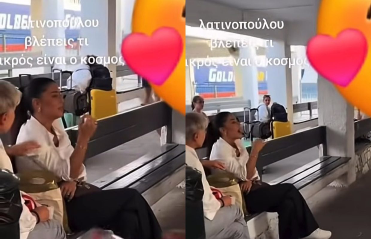 Η Αφροδίτη Λατινοπούλου στο λιμάνι της Τήνου.