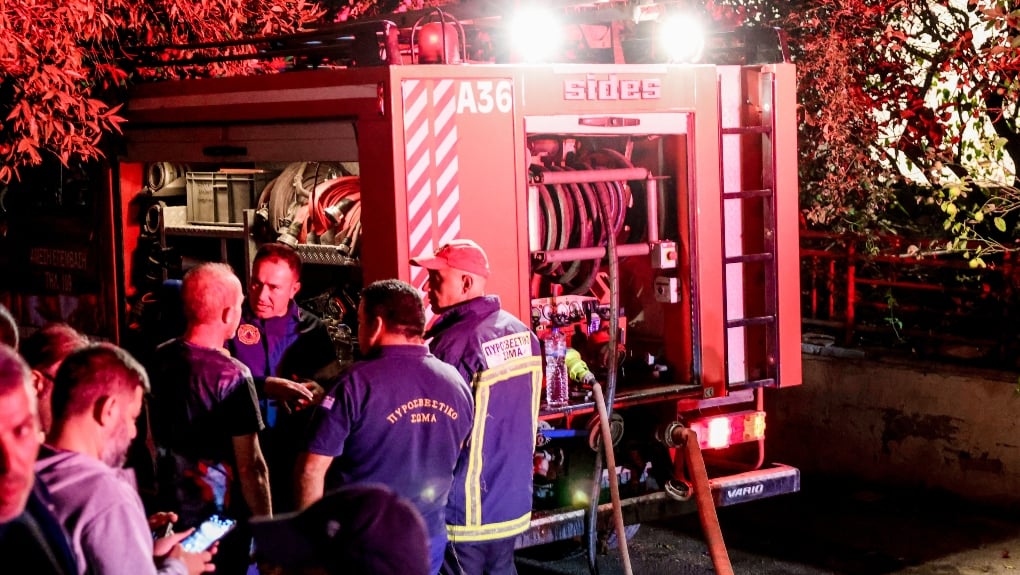 Πυρκαγιά σε εργοστάσιο πλαστικών στη Λάρισα