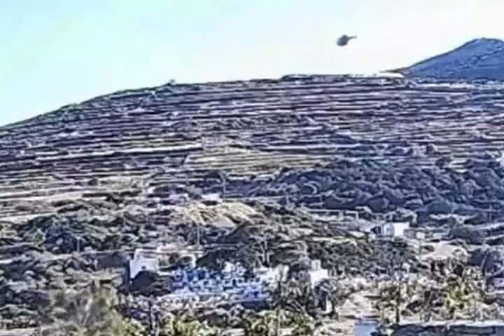 Εικόνα από την περιοχή της Σίφνου όπου σημειώθηκε η πτώση του ελικοπτέρου.