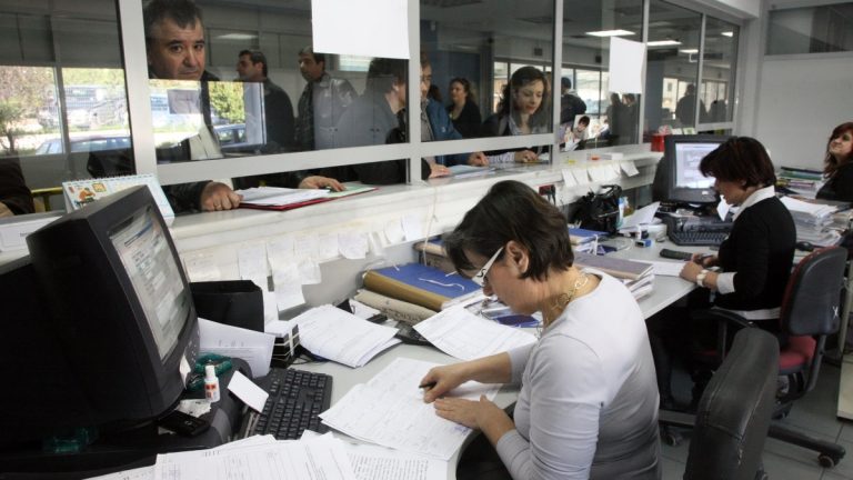 13ος και 14ος μισθός: Το «όχι» του ΣτΕ και το σημείο που δεν αφήνει άλλοθι στην κυβέρνηση