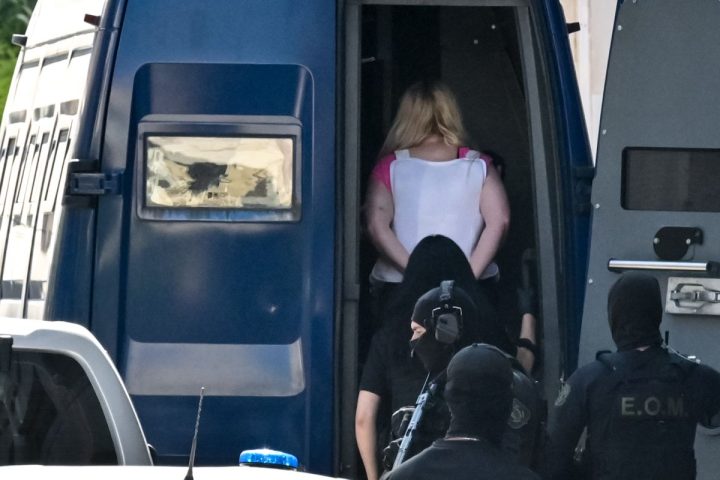 Εικόνα που σχετίζεται με την υπόθεση Marfin και την προσωρινή κράτηση της 46χρονης.