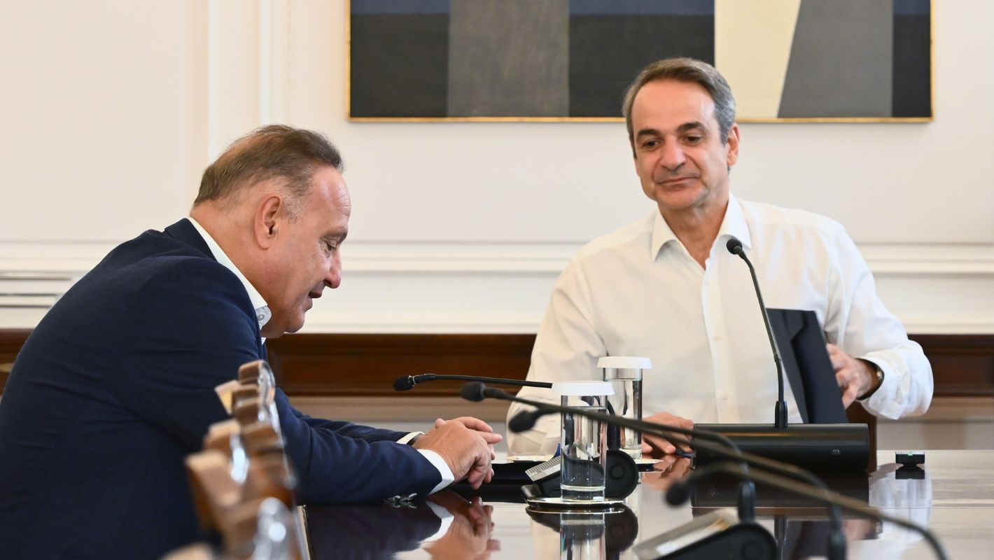 Ο πρωθυπουργός Κυριάκος Μητσοτάκης και ο δήμαρχος Θεσσαλονίκης Στέλιος Αγγελούδης σε συνάντηση.