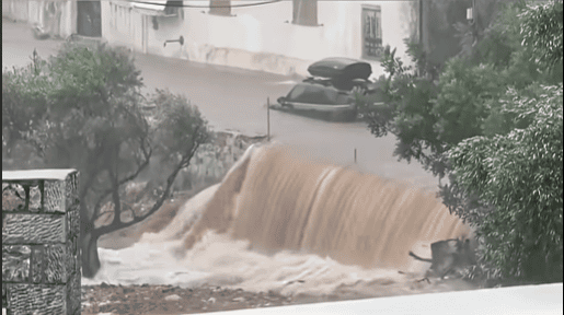Πλημμυρισμένοι δρόμοι στη Μάνη μετά τις σφοδρές βροχοπτώσεις